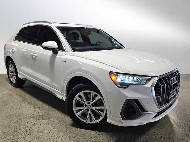 2022 Audi Q3 S line Premium AWD photo