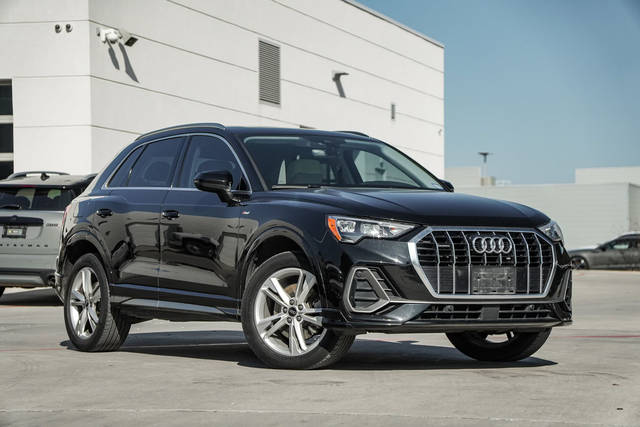 2022 Audi Q3 S line Premium AWD photo