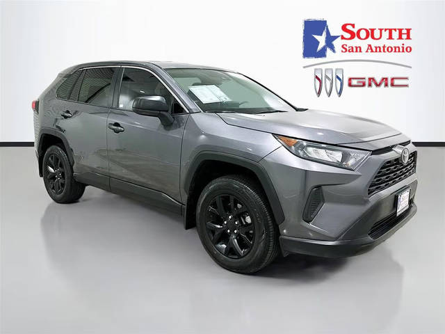2022 Toyota RAV4 LE FWD photo
