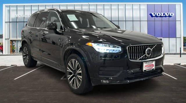 2022 Volvo XC90 Momentum AWD photo