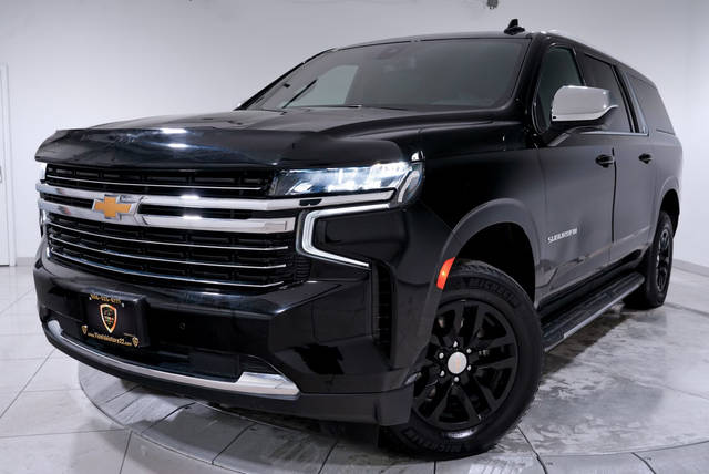 2022 Chevrolet Suburban LT 4WD photo