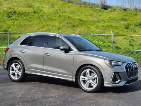 2022 Audi Q3 S line Premium AWD photo