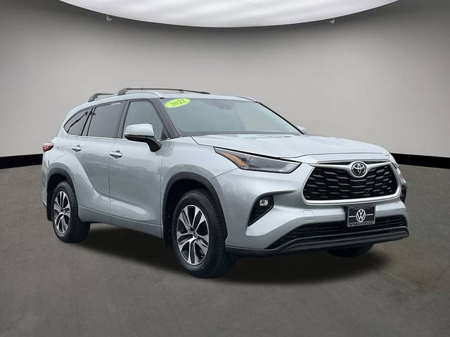 2022 Toyota Highlander XLE FWD photo