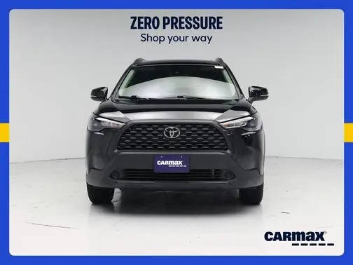 2022 Toyota Corolla Cross LE AWD photo