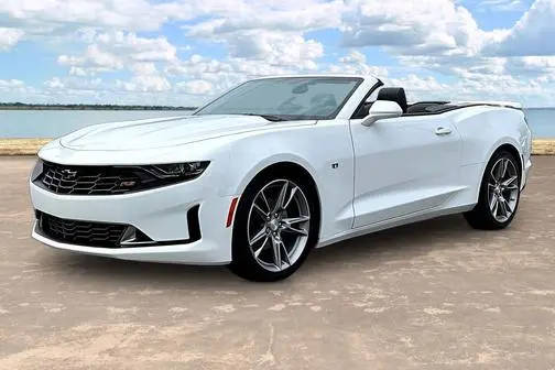 2022 Chevrolet Camaro 2LT RWD photo