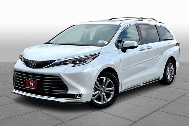 2022 Toyota Sienna Platinum AWD photo