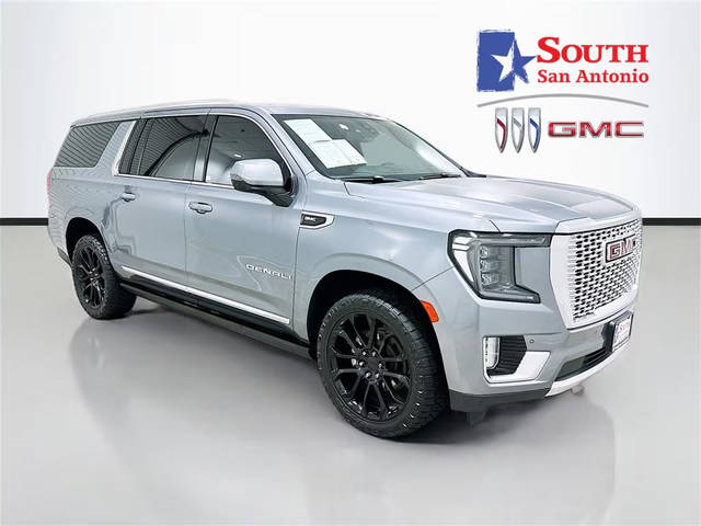 2022 GMC Yukon XL Denali RWD photo
