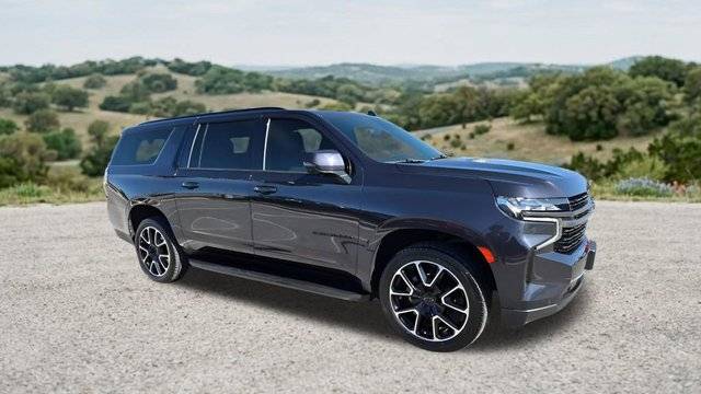 2022 Chevrolet Suburban RST RWD photo