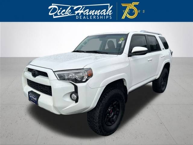 2018 Toyota 4Runner SR5 4WD photo