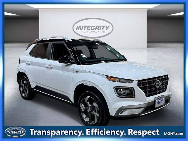 2022 Hyundai Venue Limited FWD photo