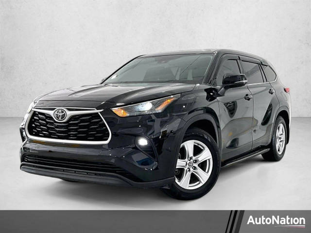2022 Toyota Highlander LE FWD photo