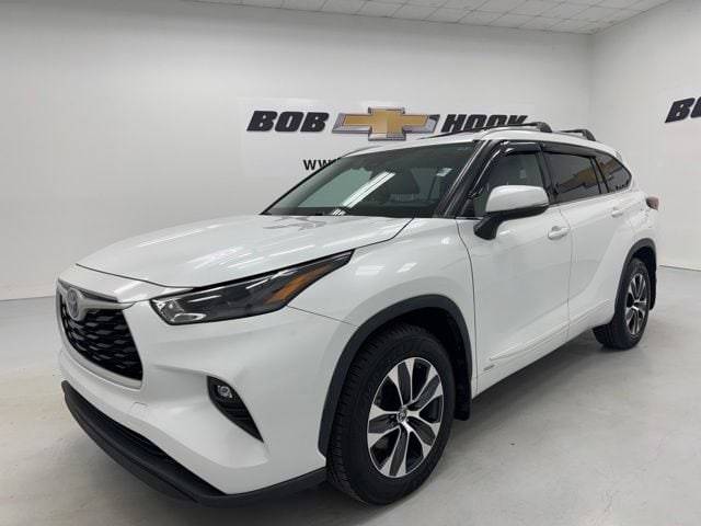 2022 Toyota Highlander Hybrid XLE AWD photo