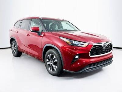 2022 Toyota Highlander XLE FWD photo