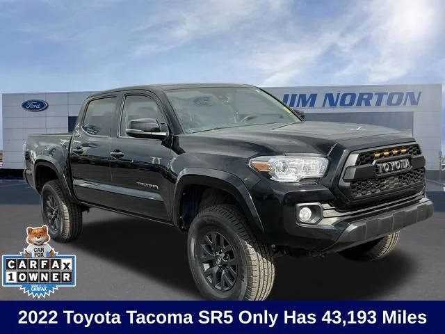 2022 Toyota Tacoma SR5 4WD photo