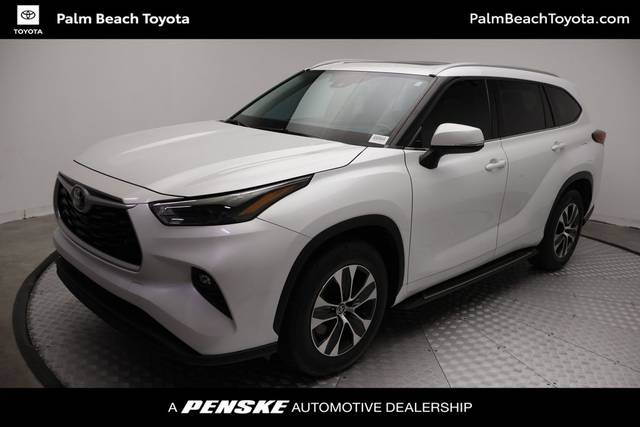 2022 Toyota Highlander XLE FWD photo