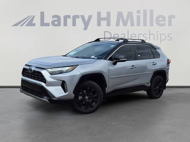 2022 Toyota RAV4 Hybrid XSE AWD photo