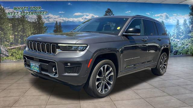2022 Jeep Grand Cherokee Overland 4WD photo