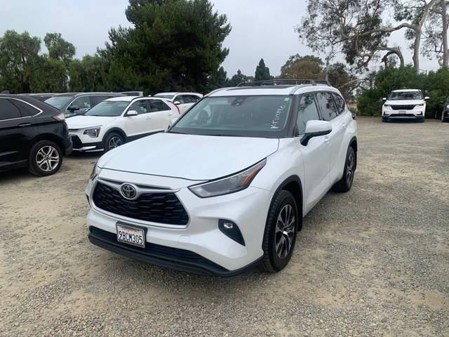 2022 Toyota Highlander XLE FWD photo