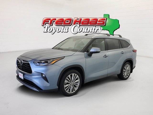 2022 Toyota Highlander Platinum AWD photo
