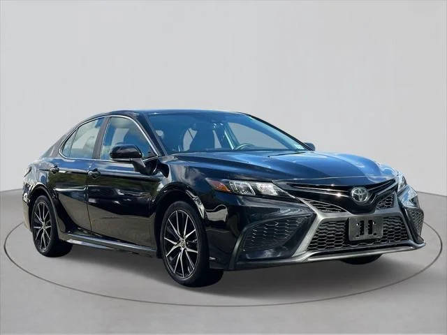 2022 Toyota Camry SE AWD photo