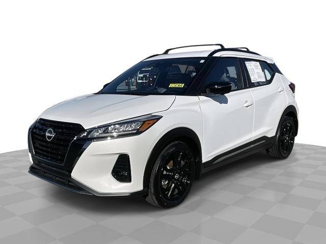 2022 Nissan Kicks SR FWD photo