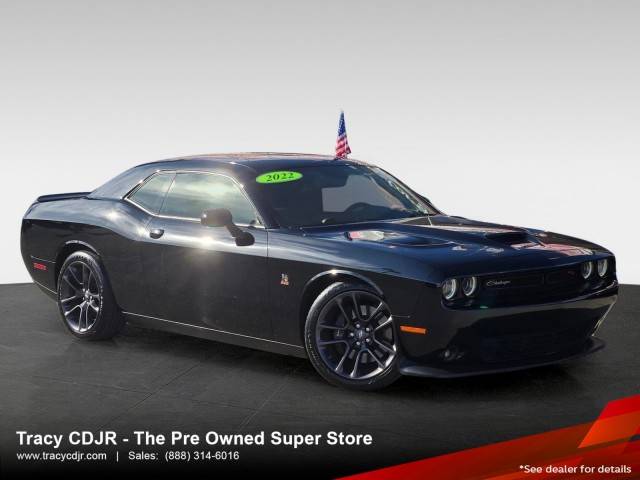 2022 Dodge Challenger R/T Scat Pack RWD photo