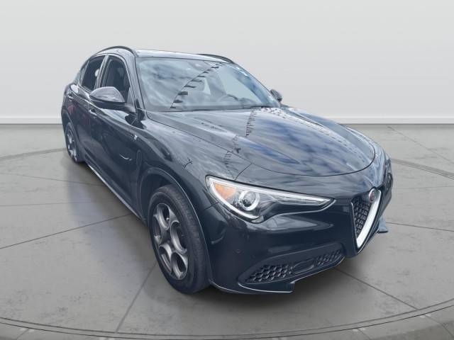 2022 Alfa Romeo Stelvio Ti AWD photo