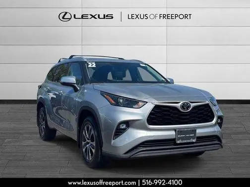 2022 Toyota Highlander XLE AWD photo