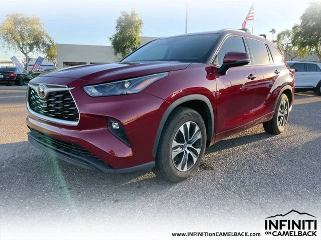 2022 Toyota Highlander XLE FWD photo