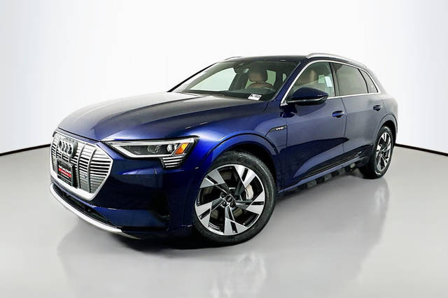 2022 Audi e-tron Premium AWD photo