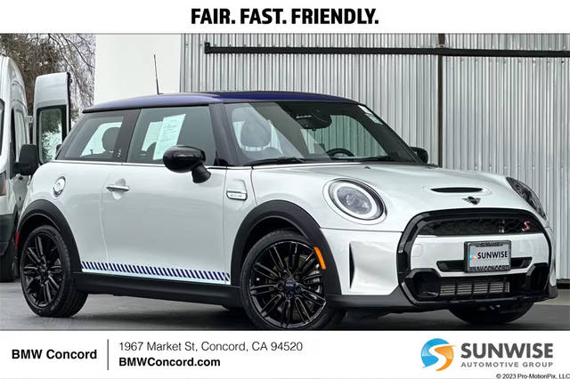 2022 MINI Hardtop 2 Door Cooper S FWD photo