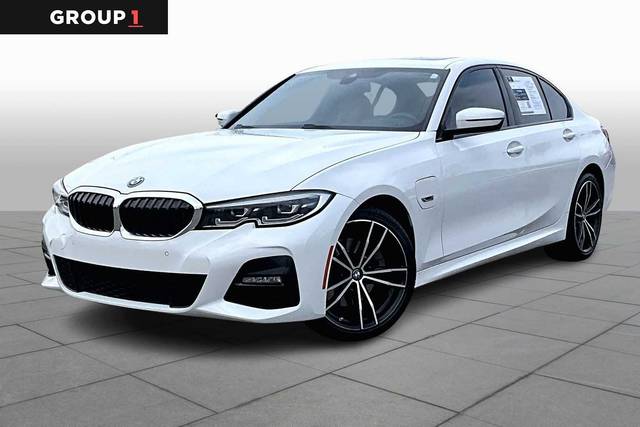 2022 BMW 3 Series 330e RWD photo