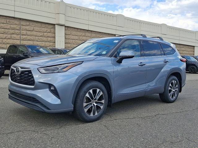 2022 Toyota Highlander XLE AWD photo