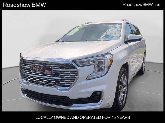 2022 GMC Terrain Denali AWD photo