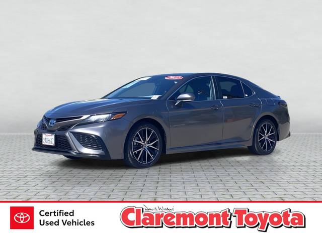 2022 Toyota Camry Hybrid SE FWD photo