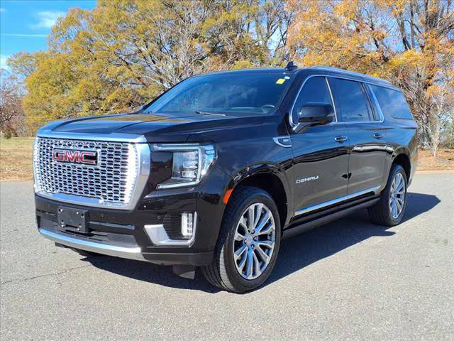 2022 GMC Yukon XL Denali 4WD photo