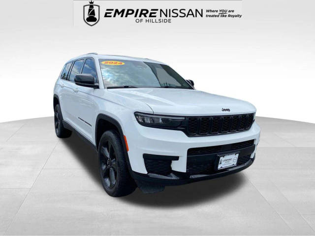 2022 Jeep Grand Cherokee L Altitude 4WD photo