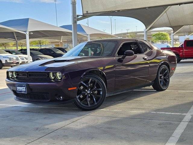 2022 Dodge Challenger SXT RWD photo