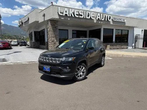 2022 Jeep Compass Latitude Lux 4WD photo