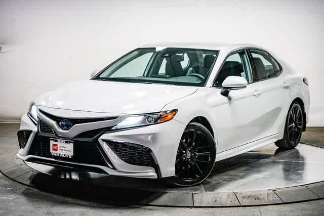 2022 Toyota Camry Hybrid XSE FWD photo