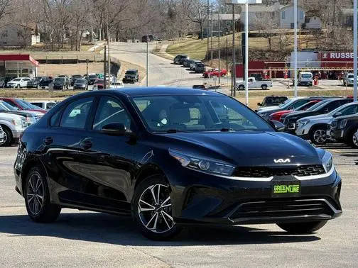 2022 Kia Forte LXS FWD photo