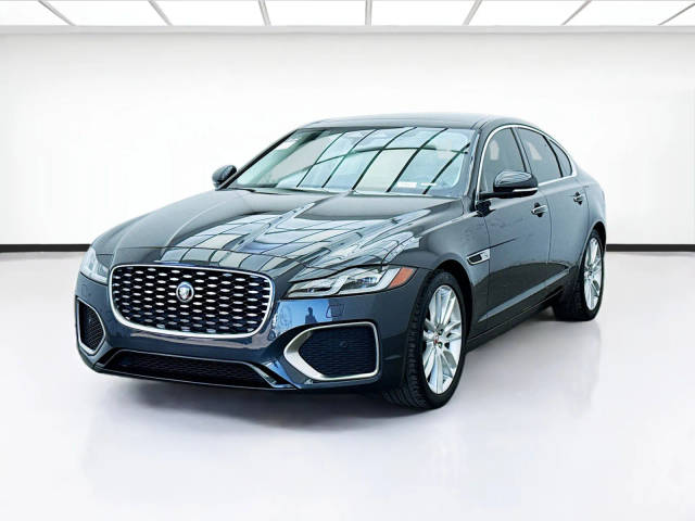 2022 Jaguar XF SE RWD photo
