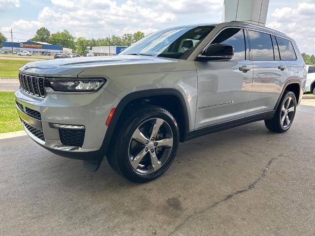 2022 Jeep Grand Cherokee L Limited 4WD photo