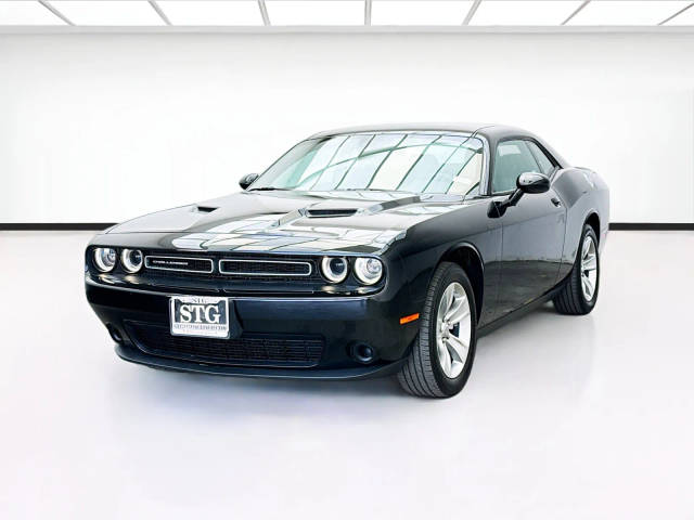 2022 Dodge Challenger SXT RWD photo