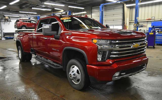 2022 Chevrolet Silverado 3500HD High Country 4WD photo