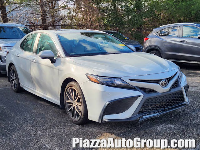 2022 Toyota Camry SE FWD photo