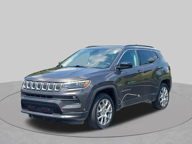 2022 Jeep Compass Latitude Lux 4WD photo