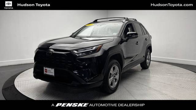 2022 Toyota RAV4 XLE AWD photo