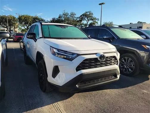 2022 Toyota RAV4 XLE FWD photo