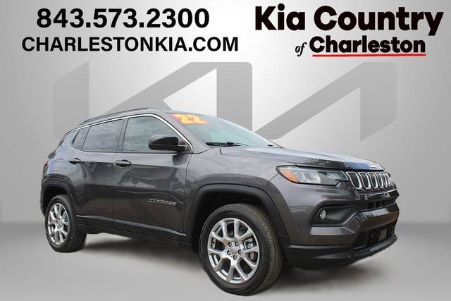 2022 Jeep Compass Latitude Lux 4WD photo